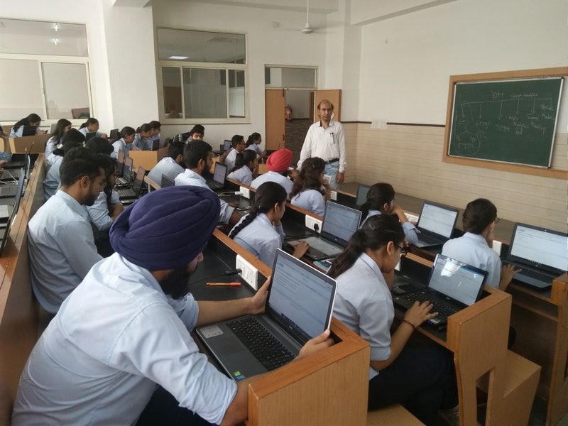 Internship/projects in gurgaon